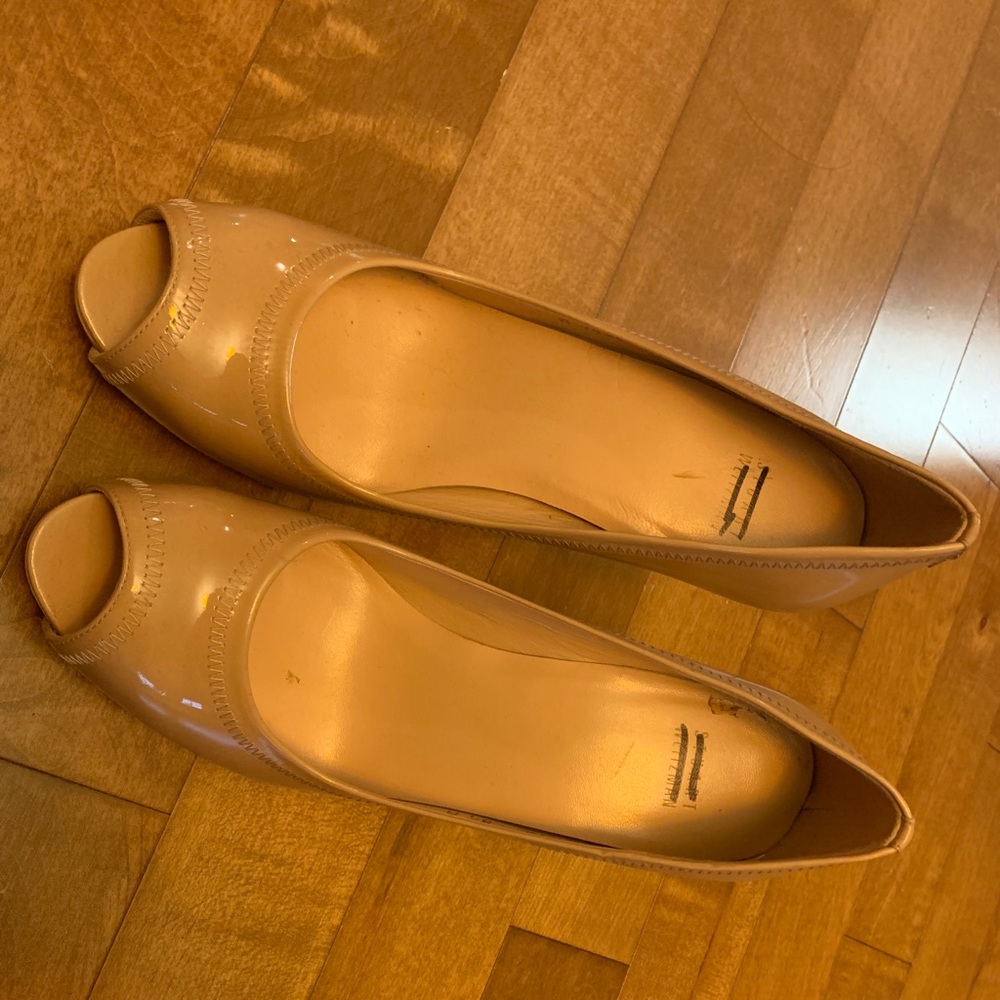 never used stuart weitzman platform heels